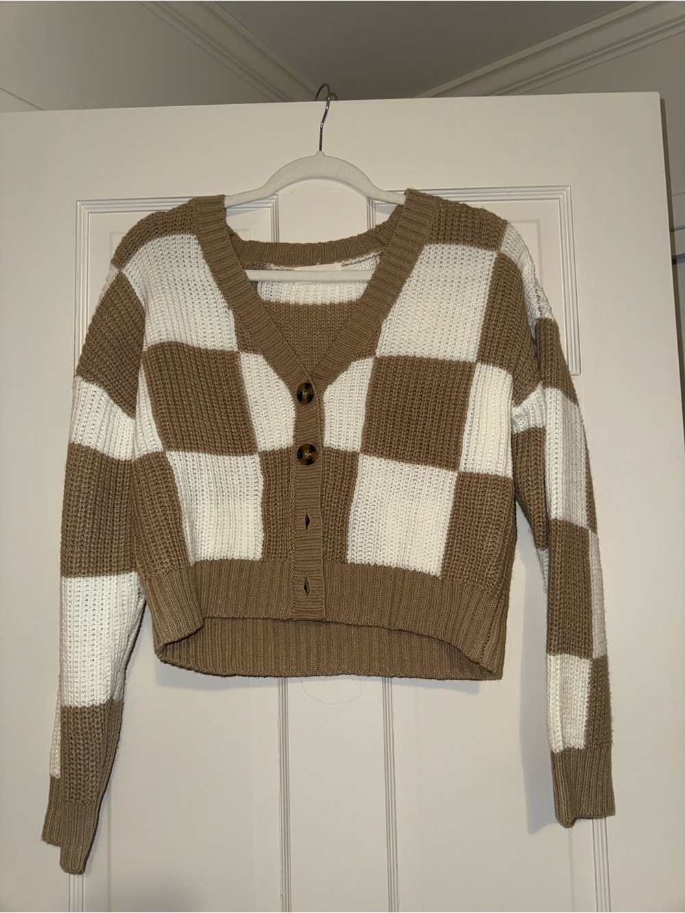 C'est Ca New York Cropped V-Neck Cardigan Sweater - Cream & Brown Check